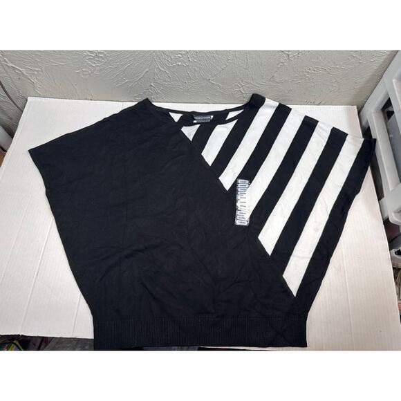 Chelsea & Theodore Women's Black And White Batwing Oversized Sweater Size Large - Picture 5 of 6